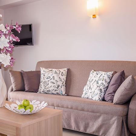 منتجع وسبا بورتو بلاتانياس بيتش Platanés المظهر الخارجي الصورة A sofa bed