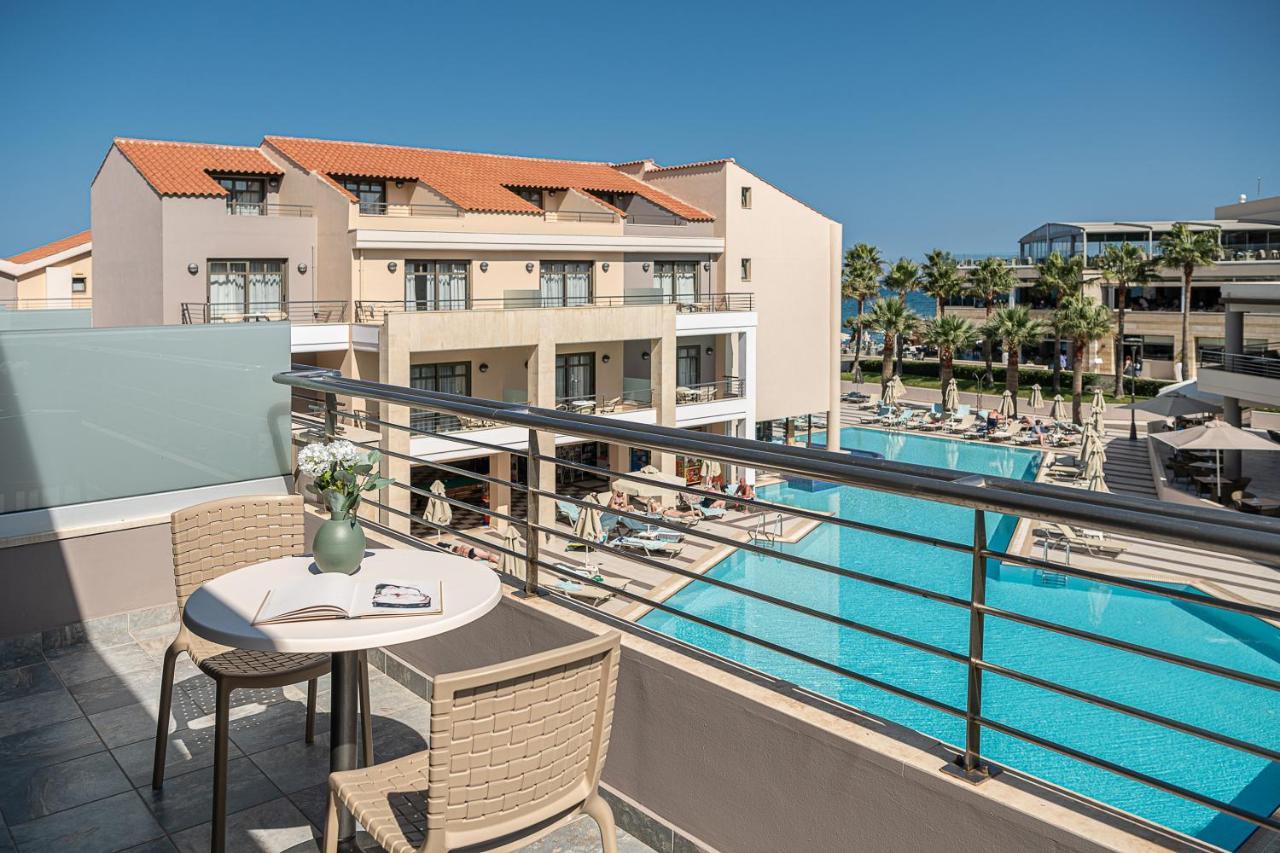 منتجع وسبا بورتو بلاتانياس بيتش Platanés المظهر الخارجي الصورة A view of the pool at the hotel