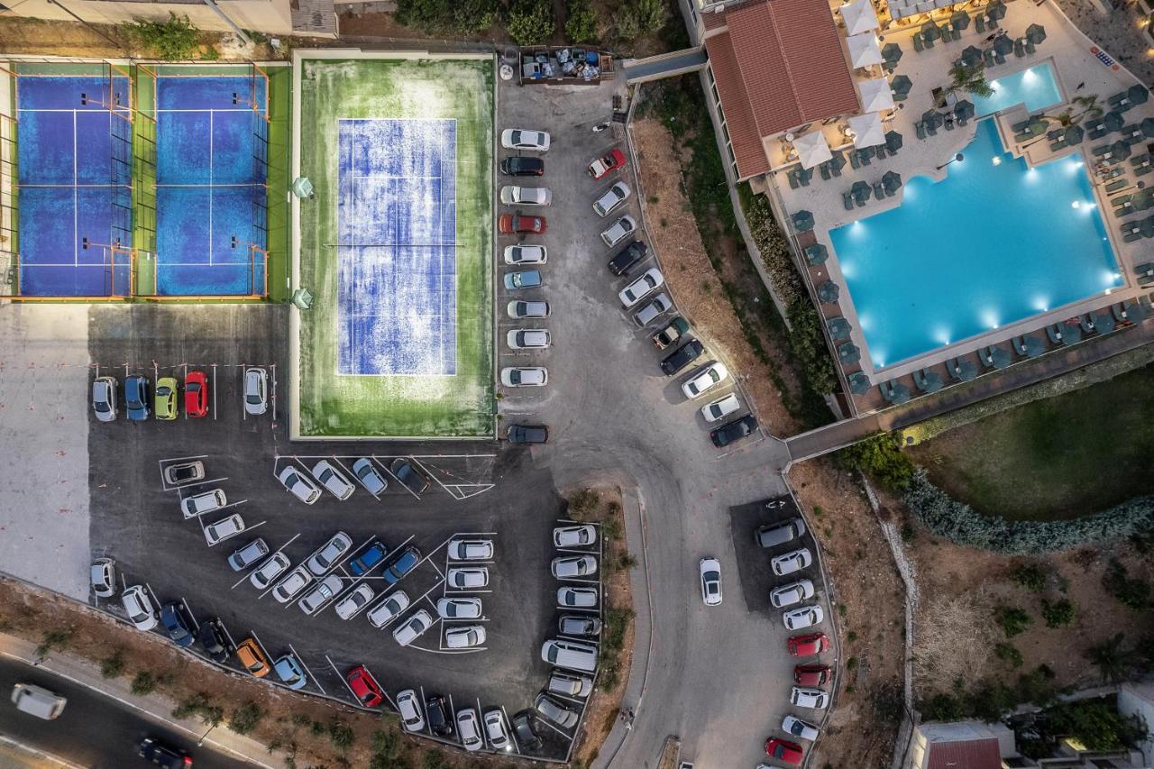 منتجع وسبا بورتو بلاتانياس بيتش Platanés المظهر الخارجي الصورة Aerial view of the tennis courts